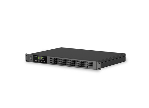 Задняя панель ретранслятора Lira DR-4000 UHF DMR: антенные разъёмы, питание 220/12 В, порт IP Connect