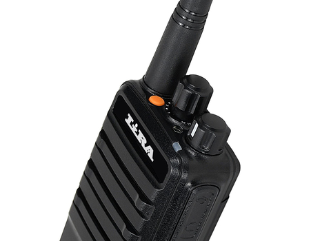 Lira DP-2000 DMR в комплекте с АКБ Li-Pol 2000 мАч, антенной, зарядной станцией и клипсой