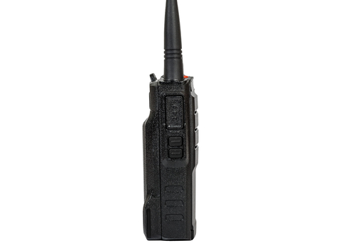 Верхний торец Lira DP-100V Ai DMR: антенный разъём SMA, переключатель каналов, регулятор громкости