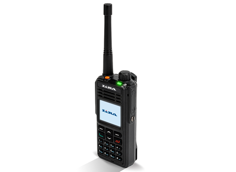 Цветной дисплей и полноформатная клавиатура рации Lira DP-3800 M DMR с поддержкой SMS и роуминга
