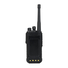 Рация Lira DP-2600 DMR в руке — компактный корпус с защитой IP67