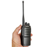 Рация Lira DP-100 Ai DMR в руке — компактный корпус 274 г с защитой IP54